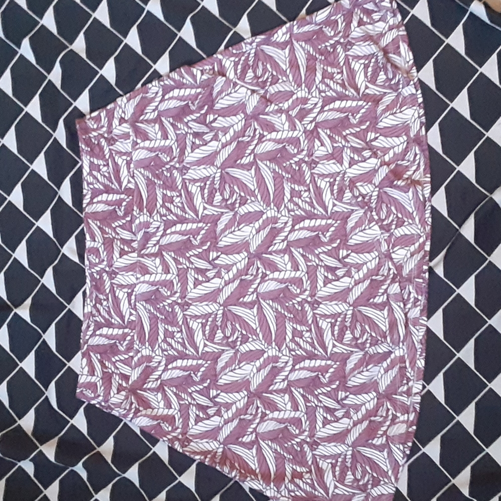 * Eddy bauer's mauve and white wrap skirt, size  large